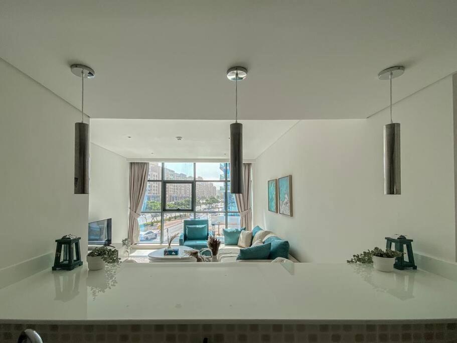 Apartment 1 Bedroom 65m2, Infinity Pool, West Beach, Up To 4 Guests Dubai
